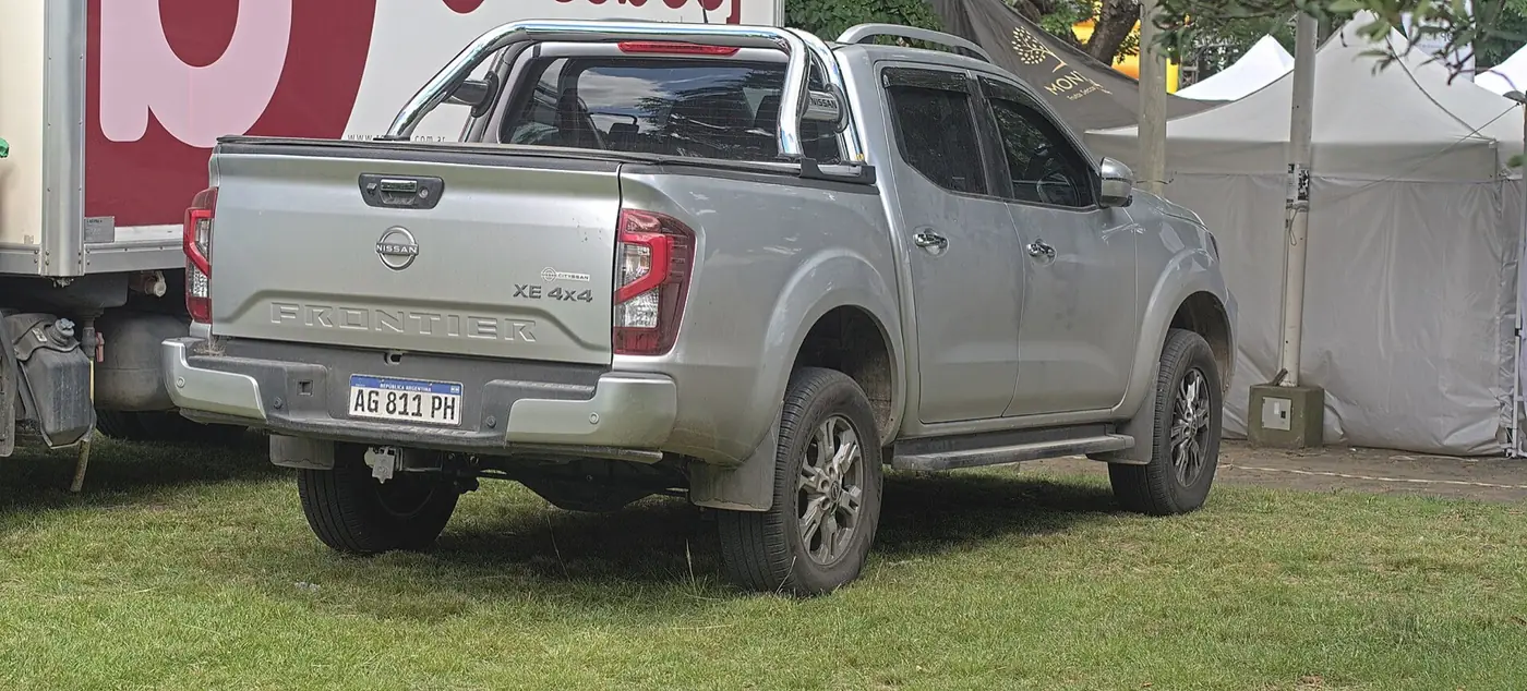 Nissan Frontier 2026, vista 3/4 trasera