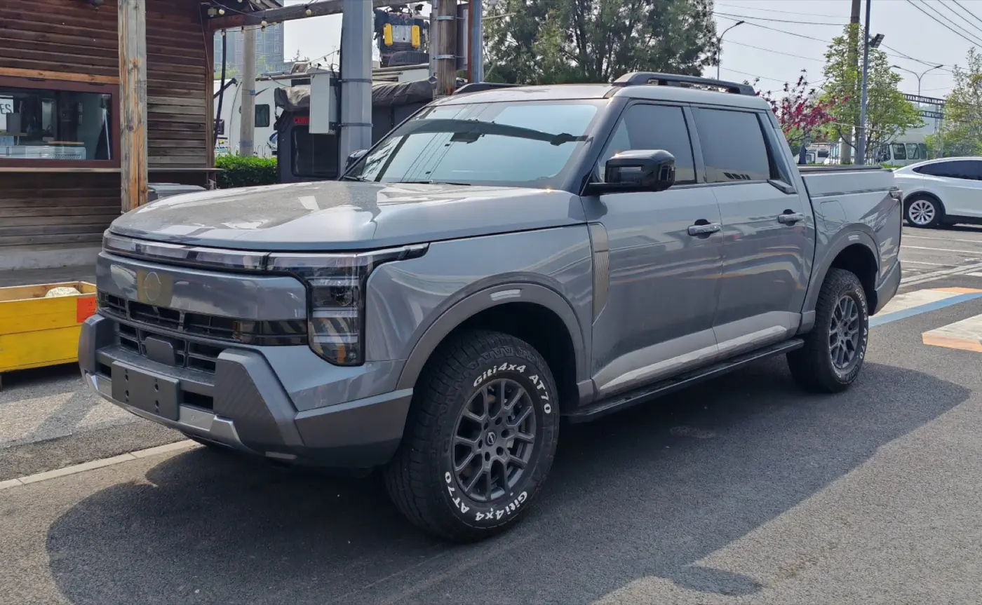 Nissan Frontier Pro PHEV 2027, vista 3/4 frontal
