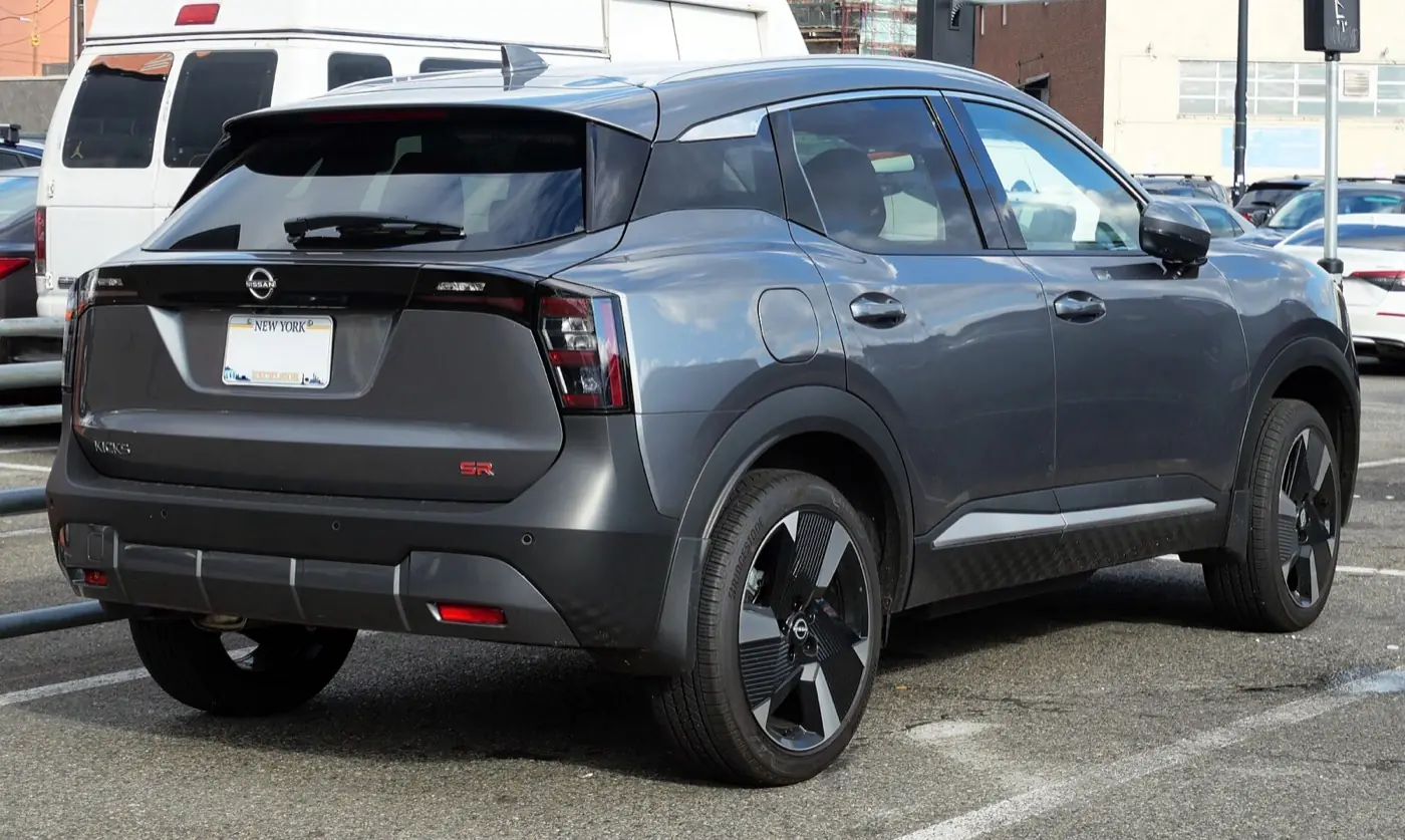 Nissan Kicks 2026, vista 3/4 trasera