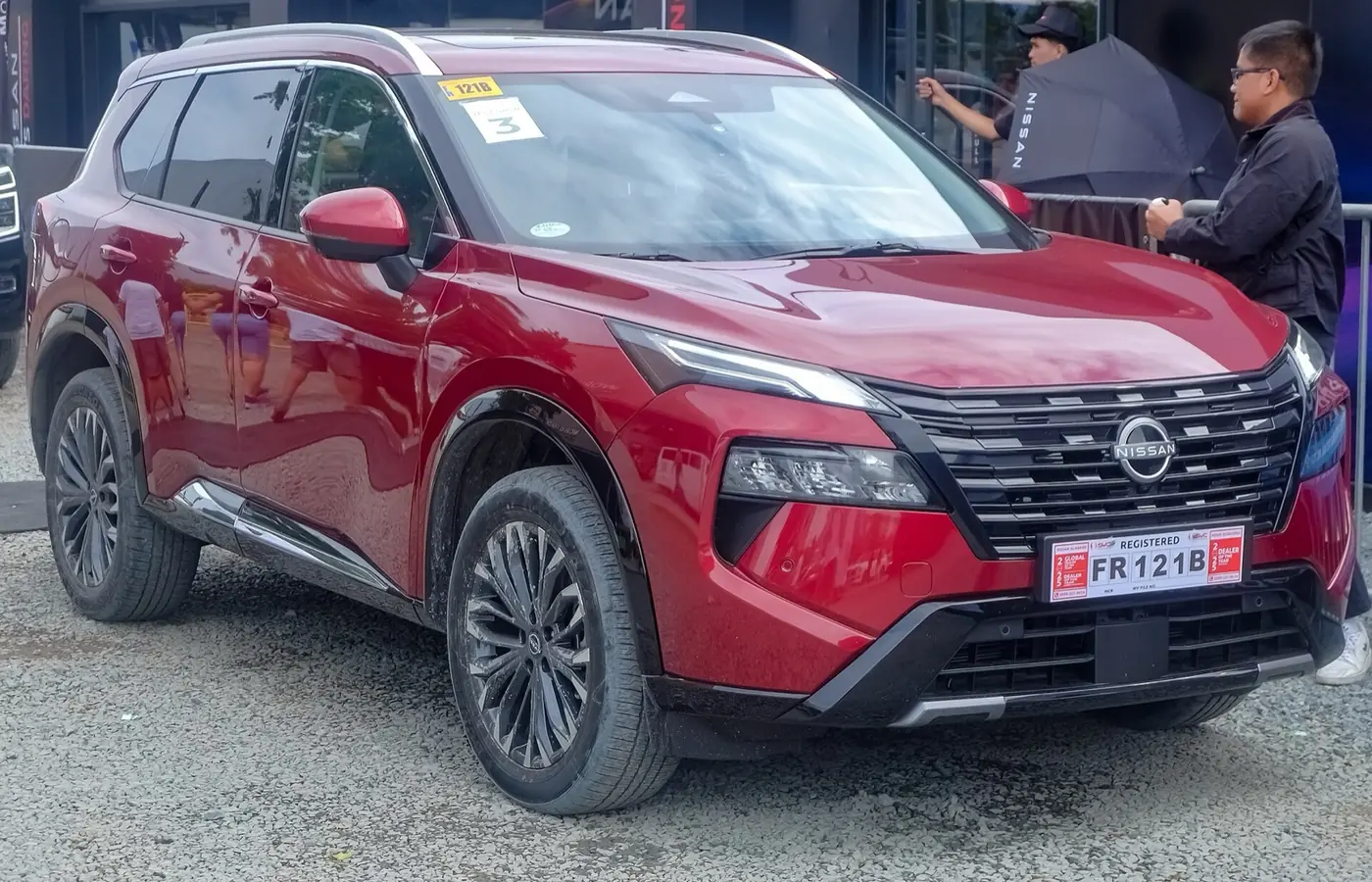 Nissan X-Trail e-POWER 2027, vista 3/4 frontal, foto 1