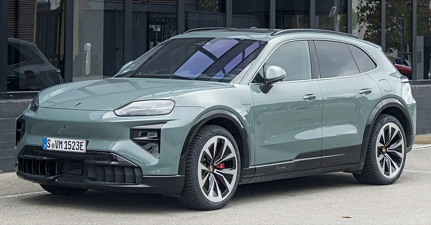 Porsche Cayenne Electric 2027, vista 3/4 frontal