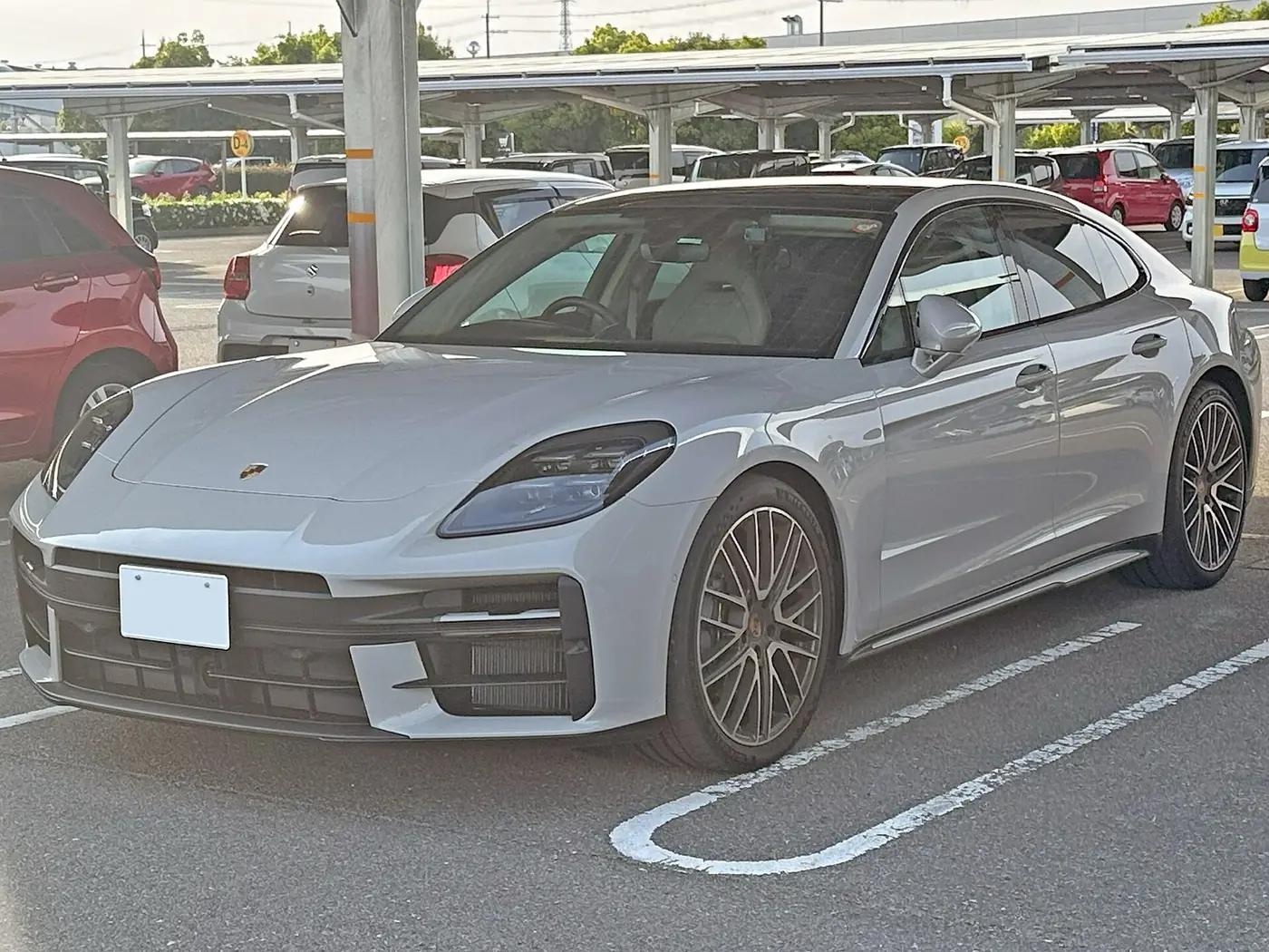 Porsche Panamera 2027, vista 3/4 frontal, foto 2