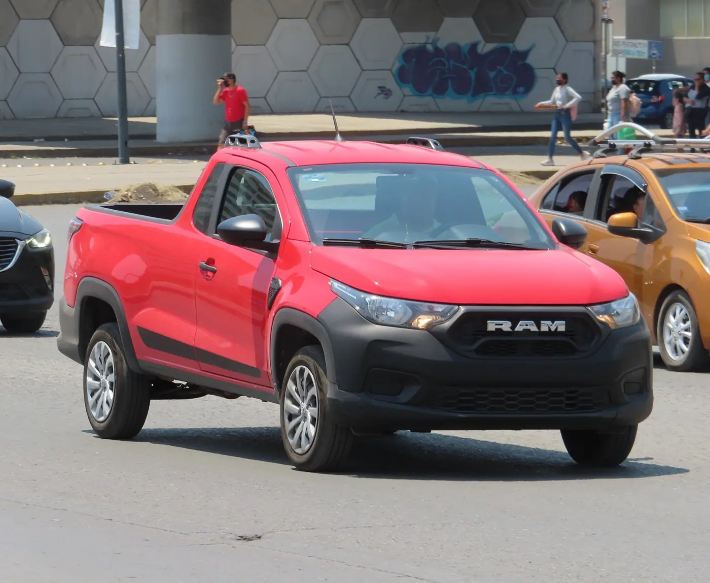 Ram 700 2026, vista 3/4 frontal, foto 1