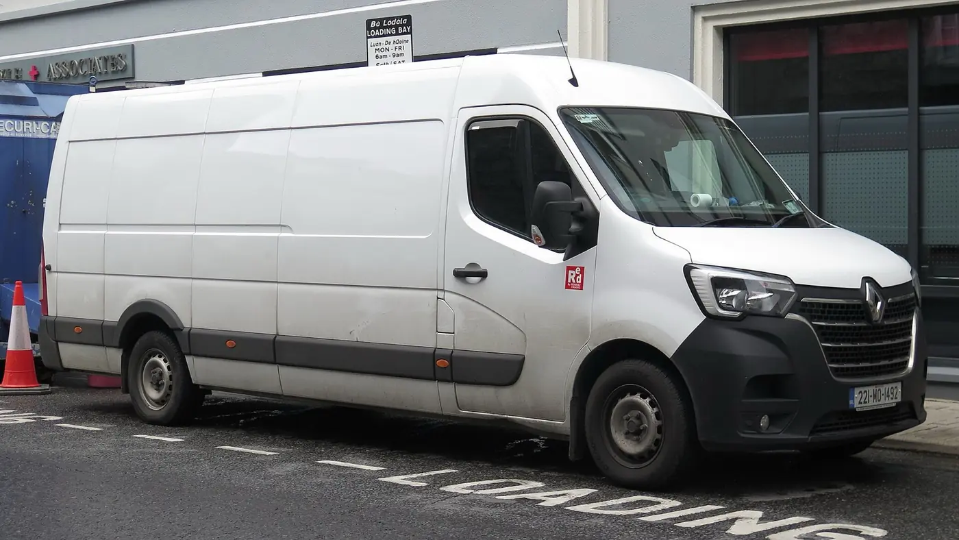 Renault Master E-Tech 2026, vista 3/4 frontal