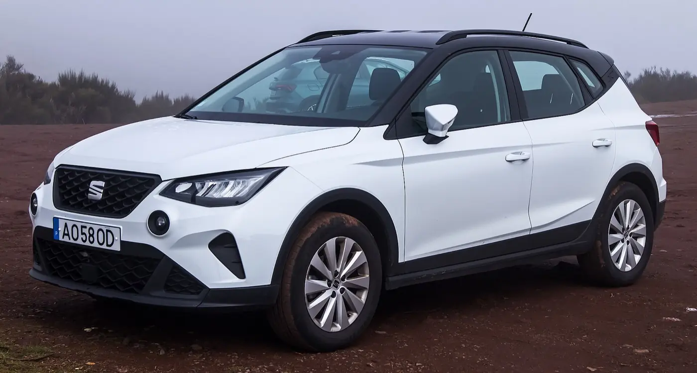 SEAT Arona 2027, vista 3/4 frontal, foto 1