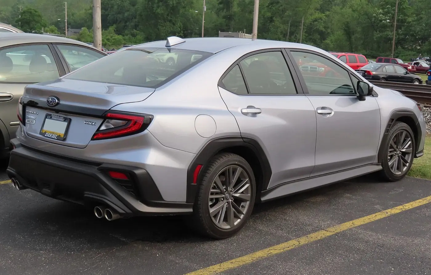 Subaru WRX 2027, vista 3/4 trasera