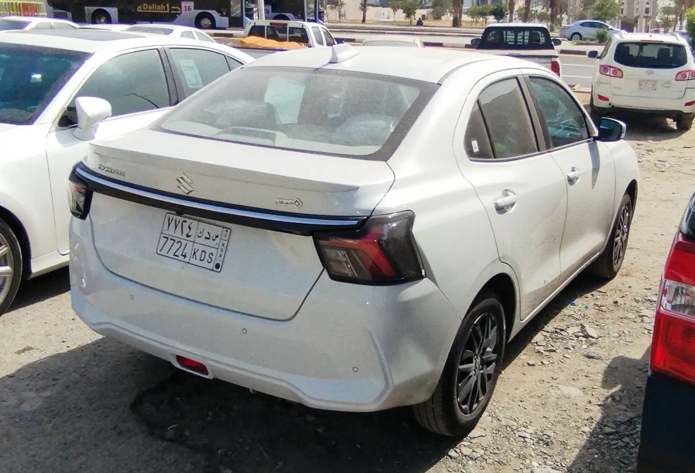 Suzuki Dzire 2027, vista 3/4 trasera