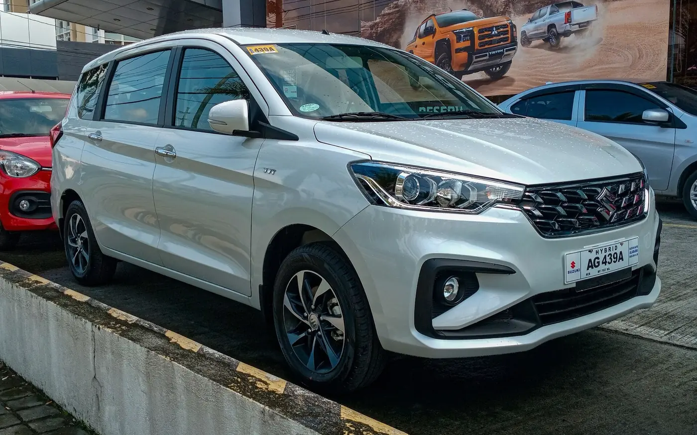 Suzuki Ertiga , vista 3/4 frontal, foto 1