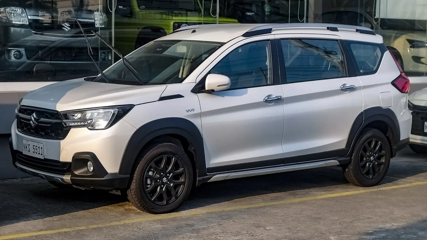 Suzuki Ertiga XL7 , vista 3/4 frontal, foto 1