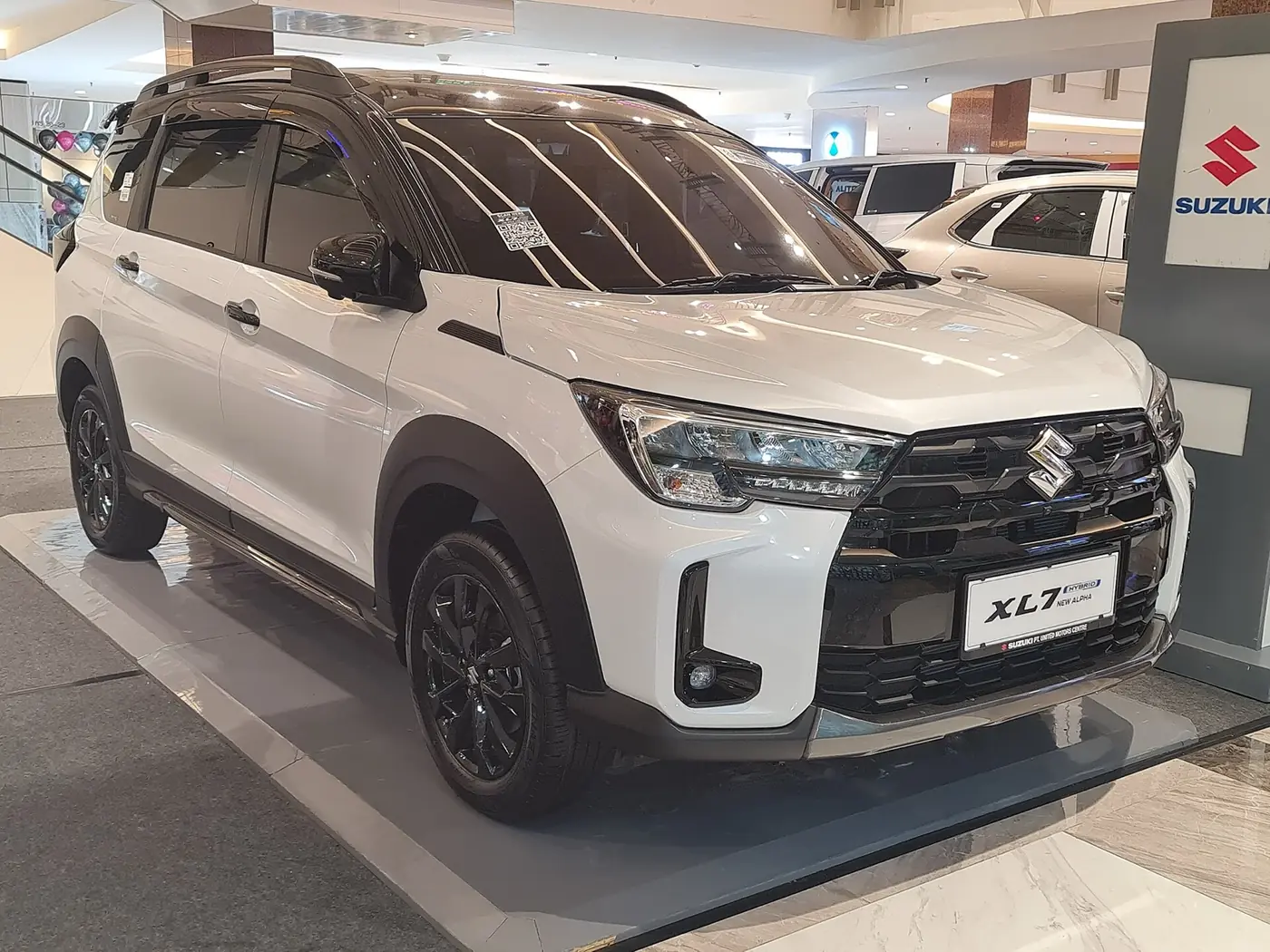 Suzuki Ertiga XL7 , vista 3/4 frontal, foto 2