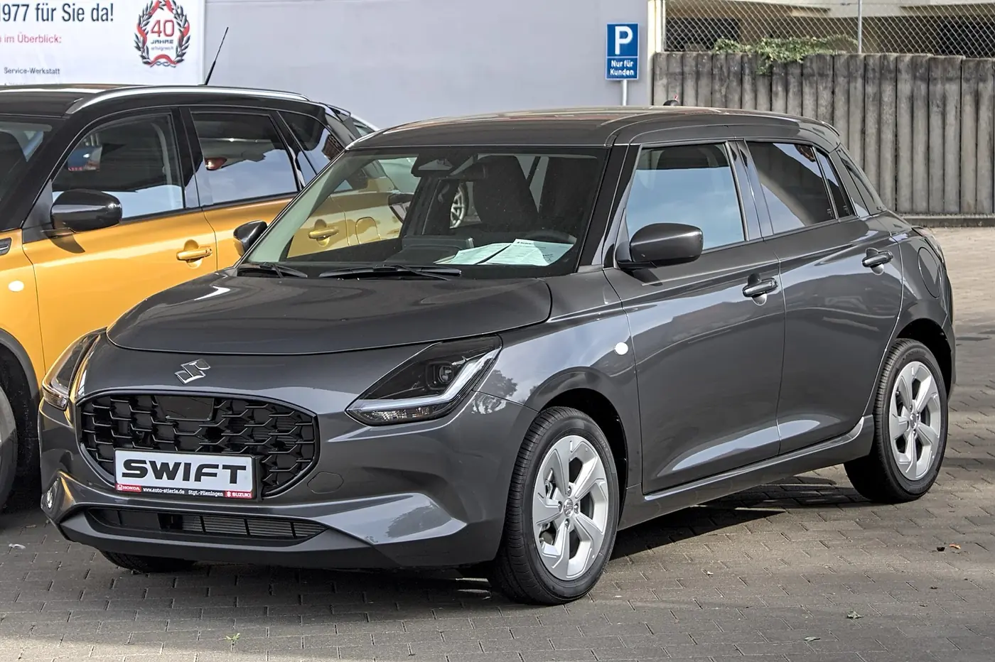 Suzuki Swift 2027, vista 3/4 frontal, foto 1
