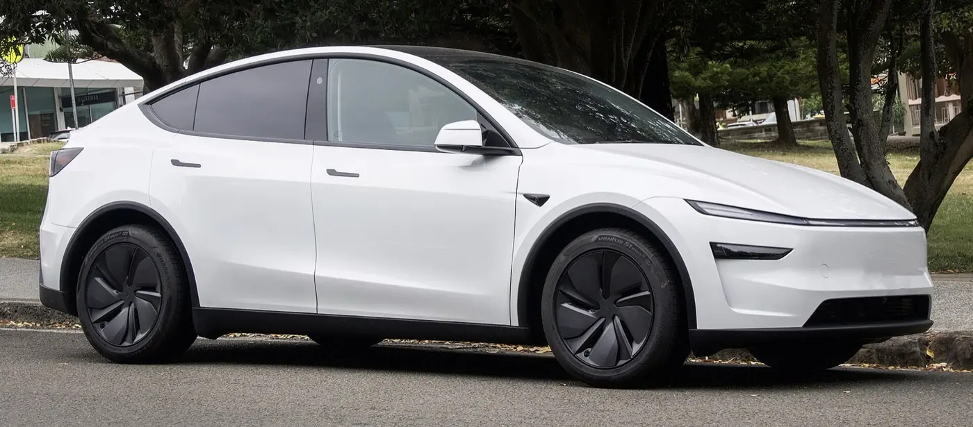 Tesla Model Y 2026, vista perfil