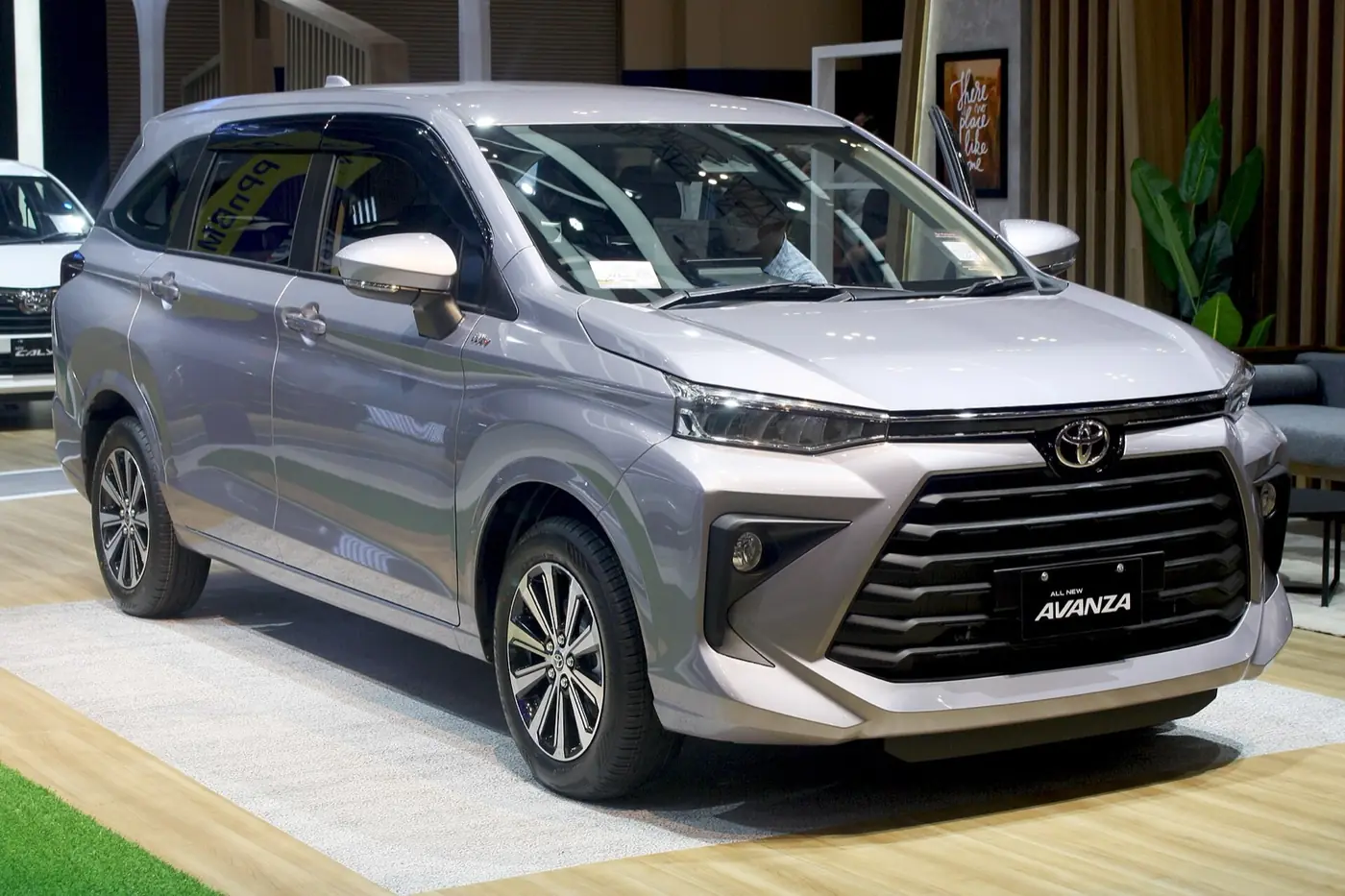 Toyota Avanza 2026, vista 3/4 frontal, foto 2