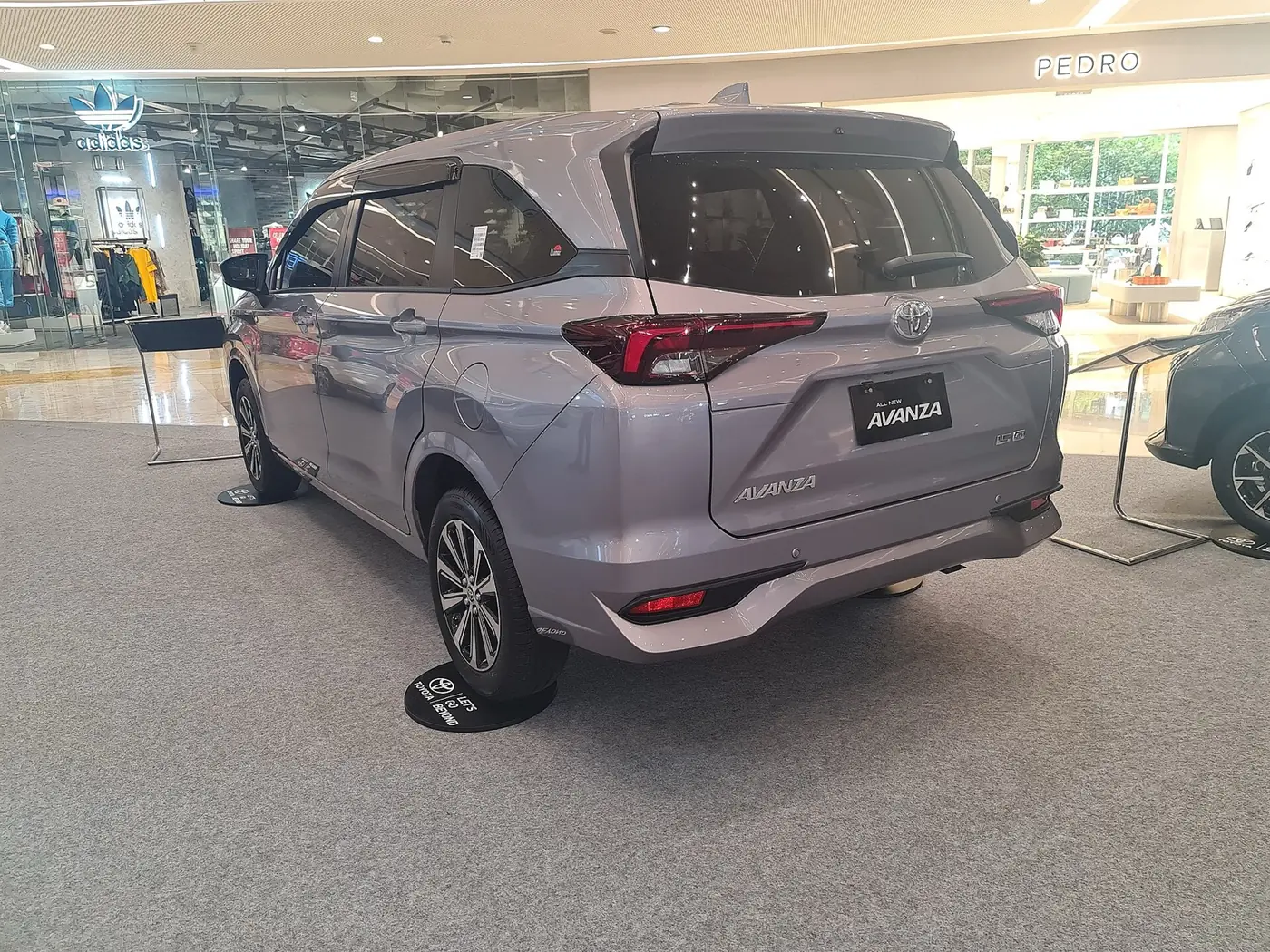 Toyota Avanza 2026, vista 3/4 trasera