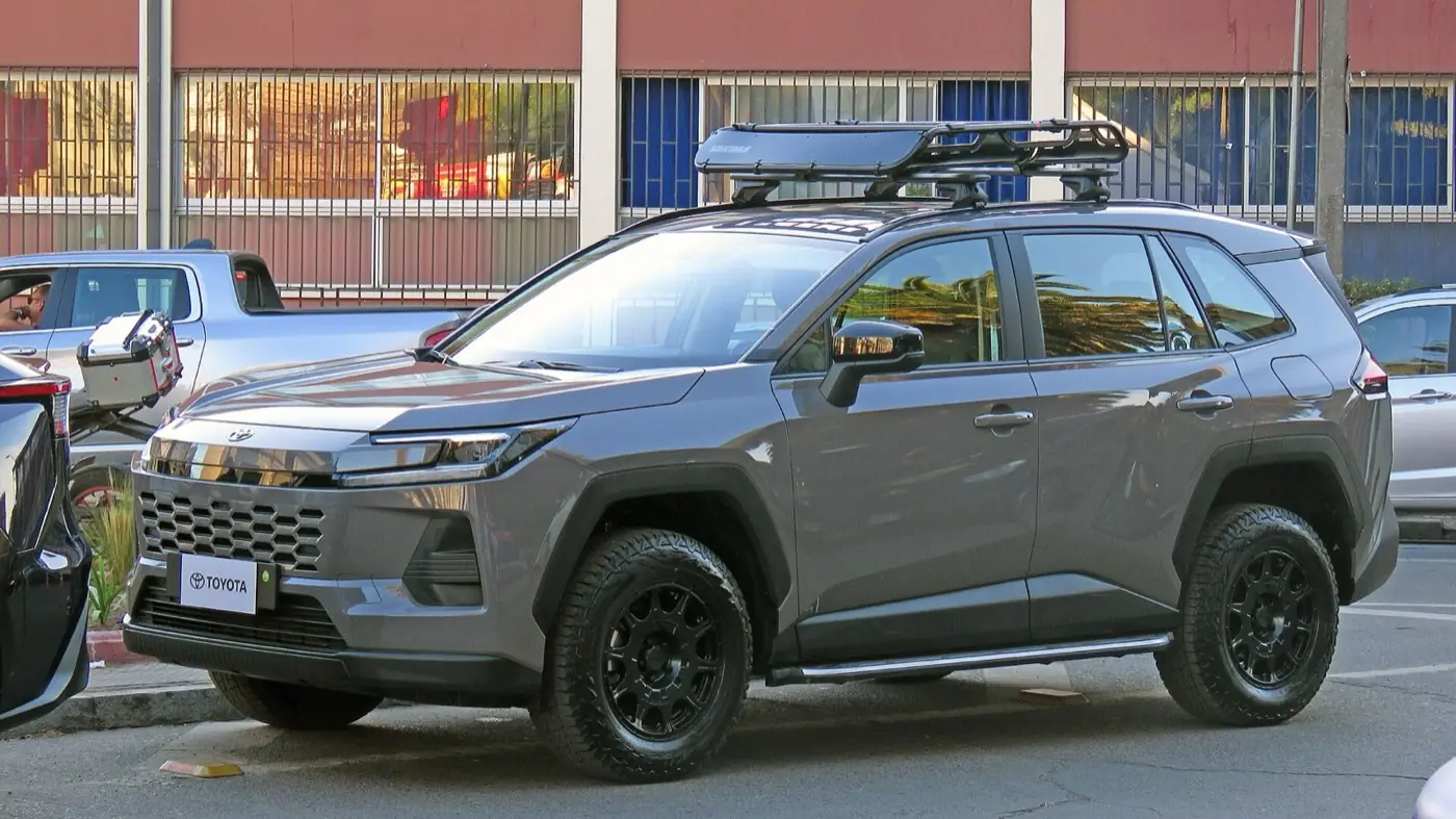 Toyota RAV4 2026, vista exterior