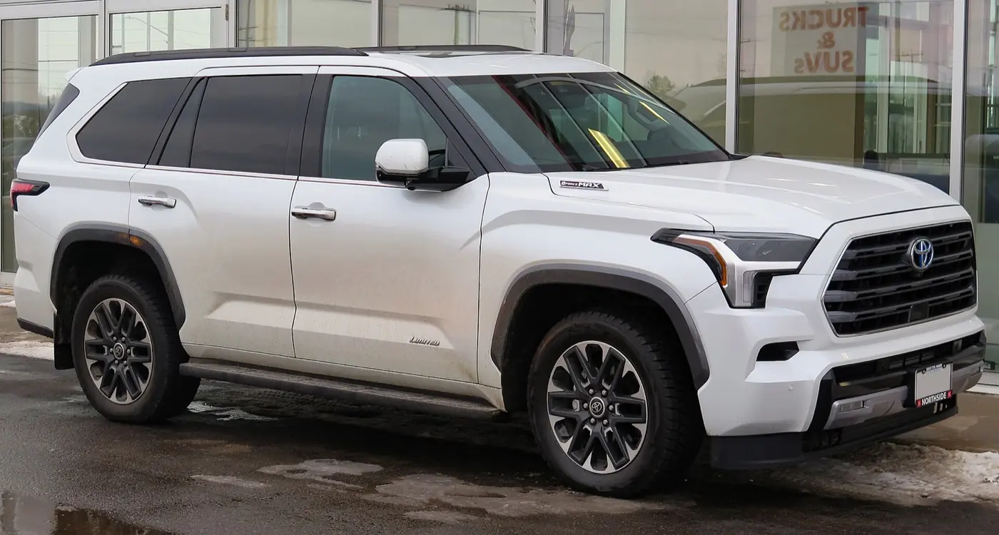 Toyota Sequoia 2026, vista 3/4 frontal, foto 1