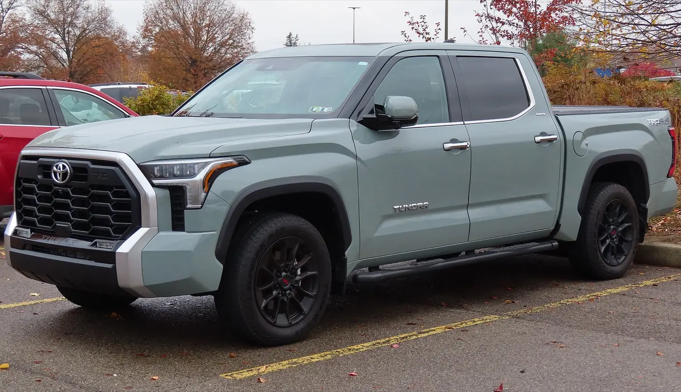 Toyota Tundra 2025, vista 3/4 frontal, foto 1