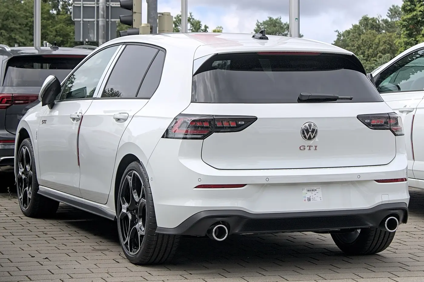 Volkswagen Golf GTI 2026, vista 3/4 trasera