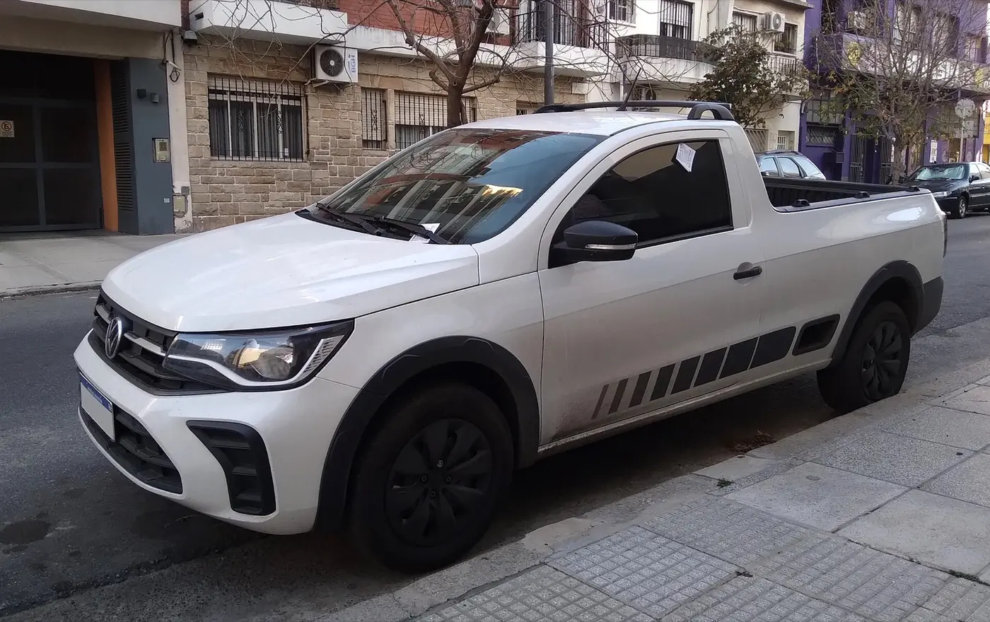 Volkswagen Saveiro 2026, vista 3/4 frontal