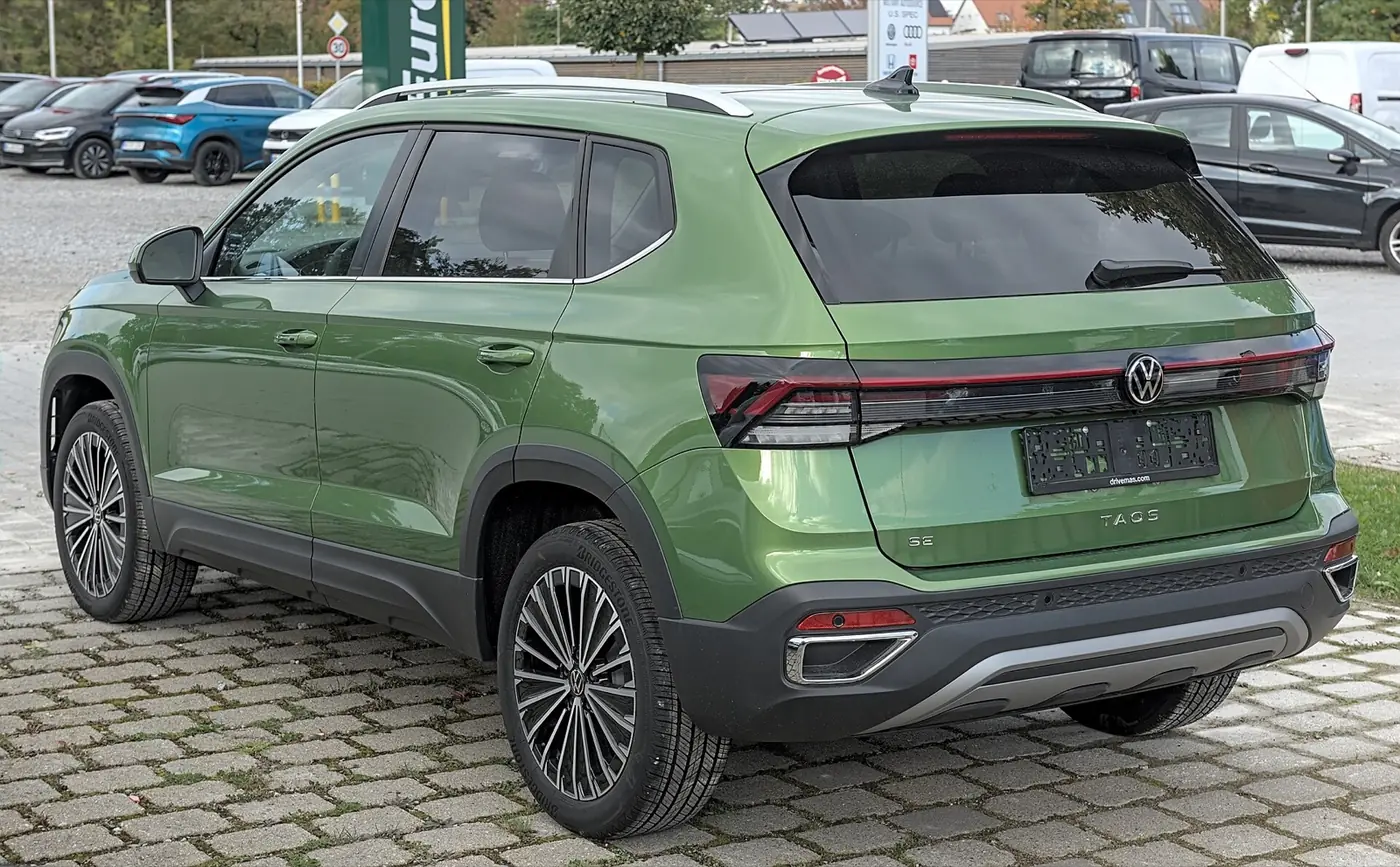 Volkswagen Taos 2026, vista 3/4 trasera