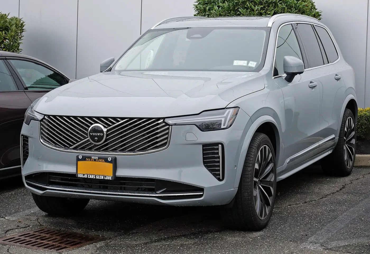 Volvo XC90 2027, vista 3/4 frontal
